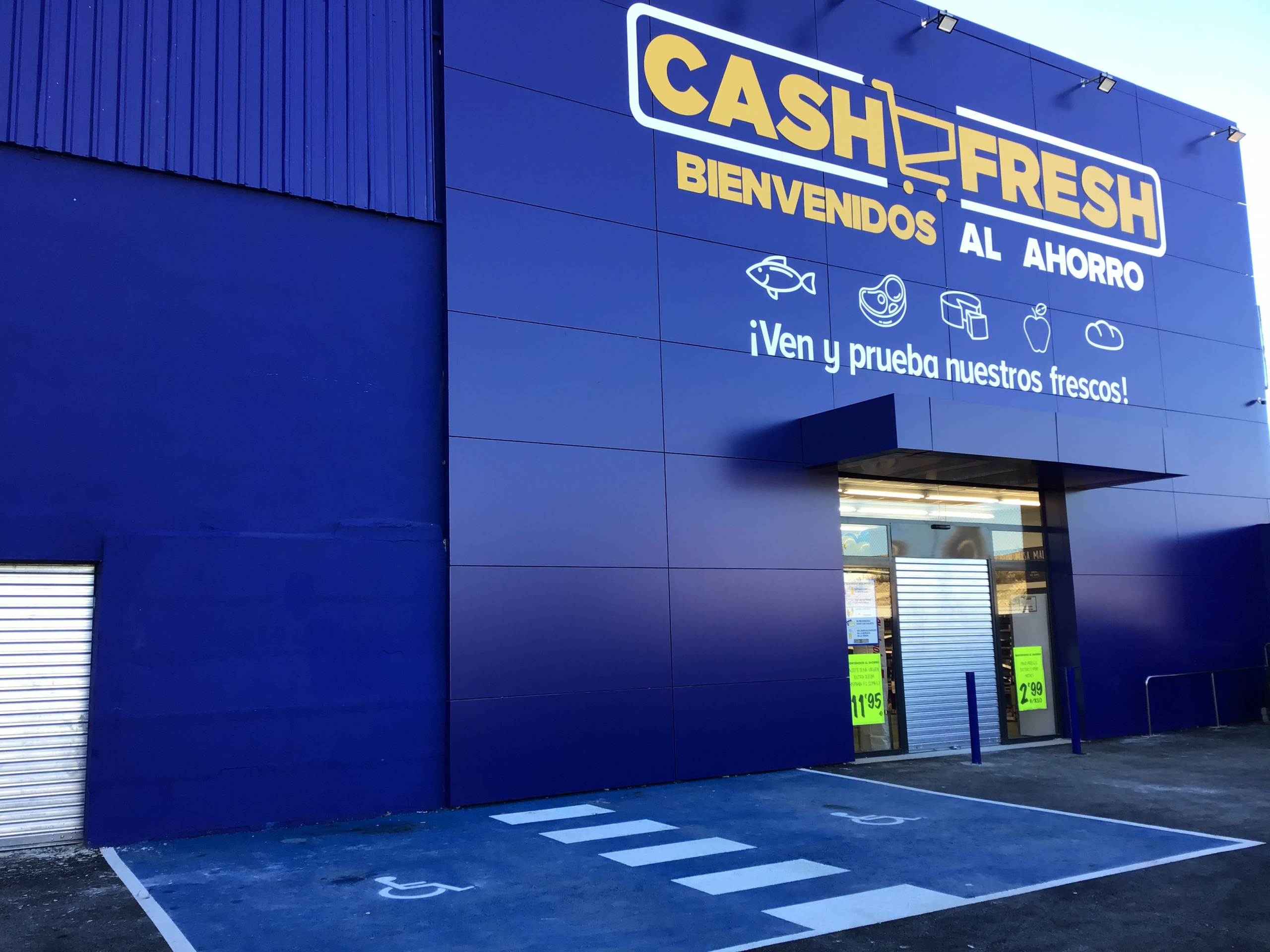 Nuevo supermercado Cash fresh en Triana (Sevilla)