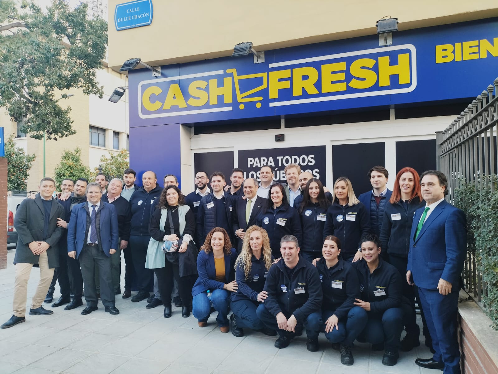 Grupo MAS moderniza uno de sus Cash Fresh de Sevilla
